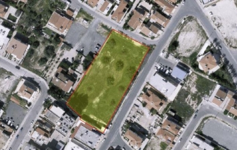 CV1980, Large residential land for sale in Aradippou.