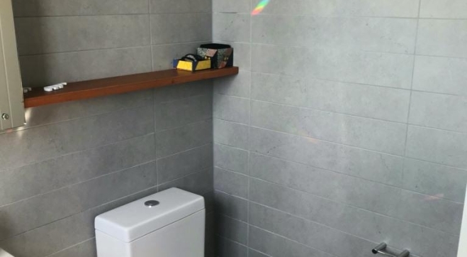 bathroom-toilet