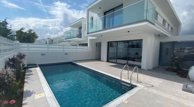 3 bed villa with pool for rent in Dhekelia road.