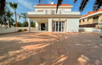 CV2036, Large 3 bedroom villa for sale in Kiti with huge garden.