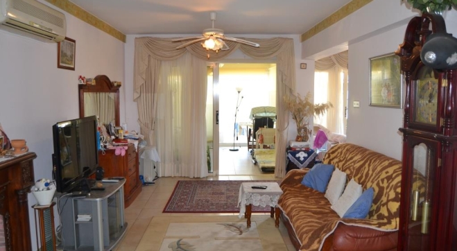 Large 3 bedroom apartment for sale in Pervolia.