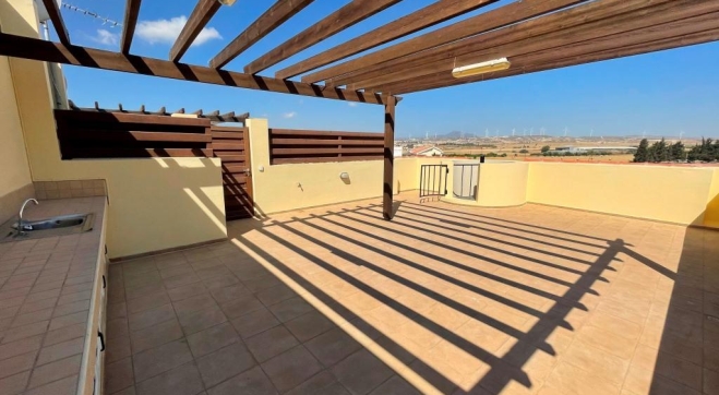 2 bedroom Penthouse with roof garden for rent in Kiti.