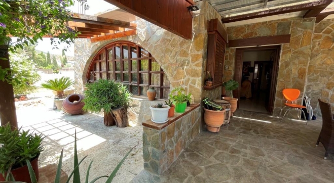 2 bedroom bungalow with large garden for sale in Pyrga.