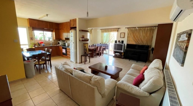 Large 3 bed flat for rent in Agios Georgios Larnaca.