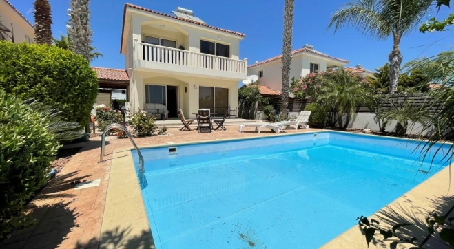 3 Bedroom house with amazing sea view and pool for rent in Pervolia.