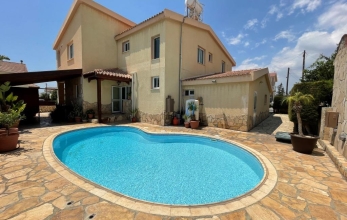 CV2093, 5 bed corner villa with pool for sale in Tersefanou.
