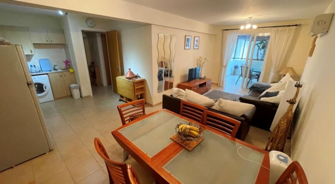 Exceptional 2 bed 2 bath ground floor flat for sale in Kiti.