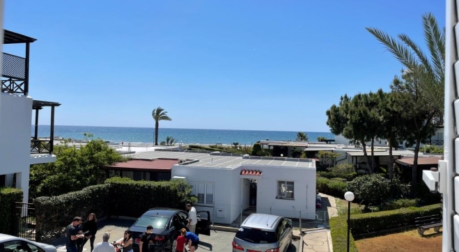 Sea view 2 bed flat for rent in Meneou Tourist area.