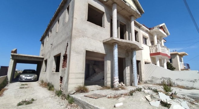4 bed villa for sale semi-finished in Pervolia.
