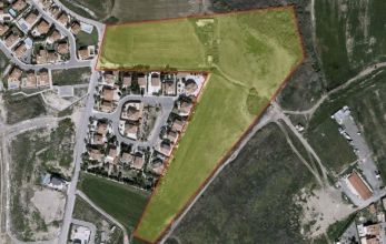 CV2159, Large piece of touristic land for in Dhekelia road.