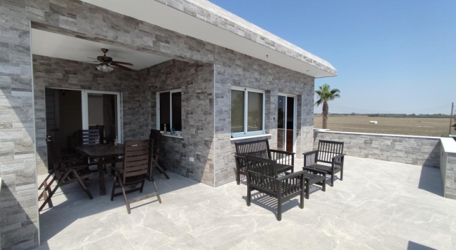For rent a 2 bed 2 bath penthouse walking distance to the beach in Pervolia.