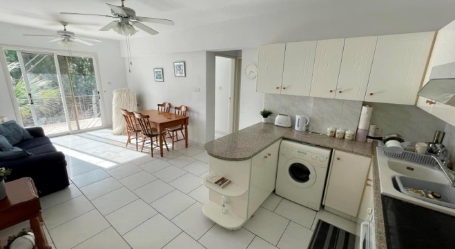 3 bedroom spacious flat for sale in Kiti.
