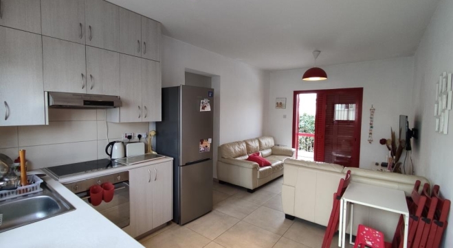 2 bed modern beach apartment for sale in Pervolia.