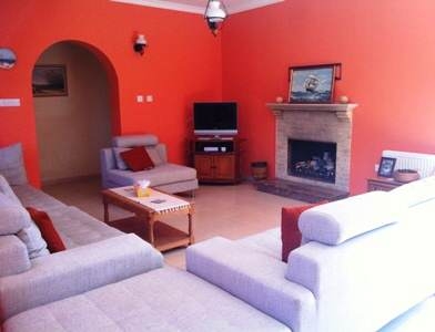Three bed detached bungalow for sale in Maroni