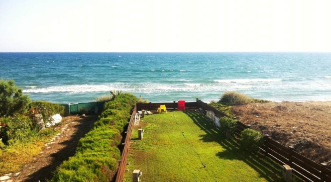 Two bed sea front apartment in Pervolia, Larnaca