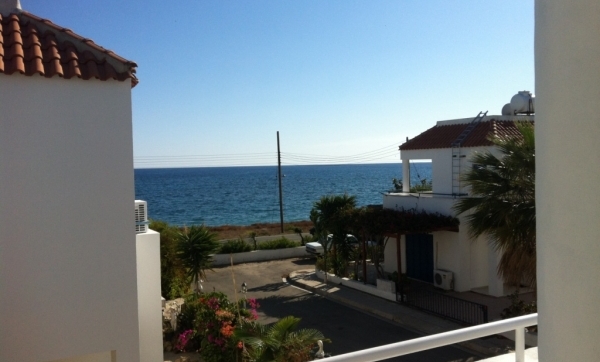For Sale - Two bed detached house near the sea