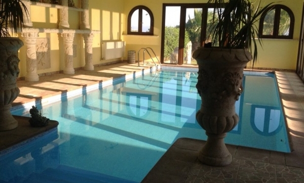 Luxury five bed house for sale in Maroni