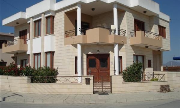 Detached house for sale in Dromolaxia Larnaca
