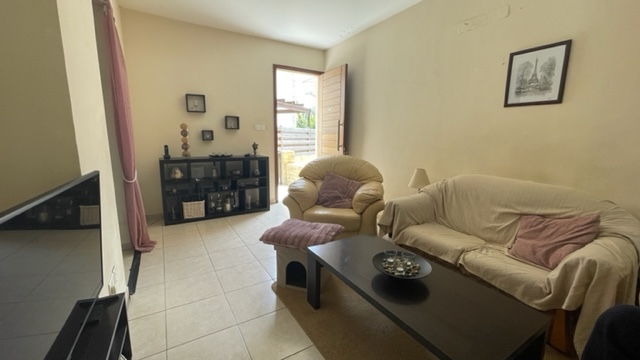 Two bed ground floor in Mazotos