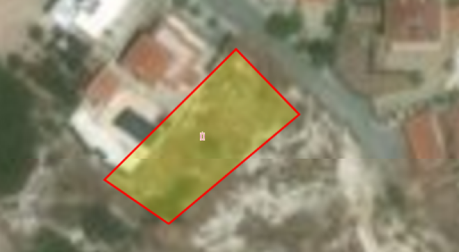Large building plot for sale in Maroni