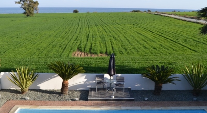 Three bed detached villa with pool for sale in Pervolia