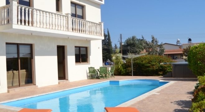 Detached three bed house with pool for sale in Kiti