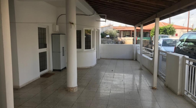 Three bedroom bungalow for sale in Kiti