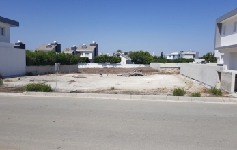 CV2561, Plot for sale in Pervolia tourist area