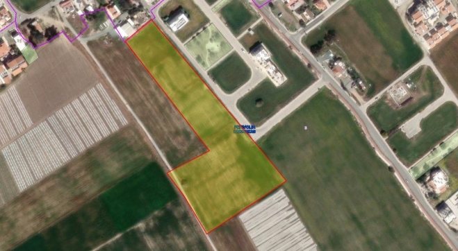 Large Residential land for sale in Pervolia