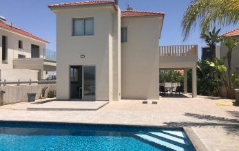 CV2609, 3 bed detached villa for rent near the beach