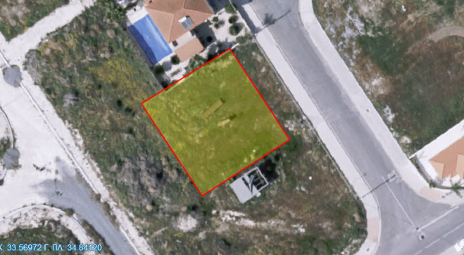 Residential building plot in Kiti