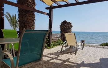 CV948, Beach house for rent in FRONT OF SEA in Pervolia