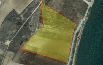 CV986, Land for sale on the beach in Pervolia